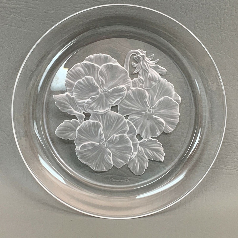 T Yamamoto by Hoya Clear Frost Crystal Glass March‎ Pansies Floral 8 1/4"